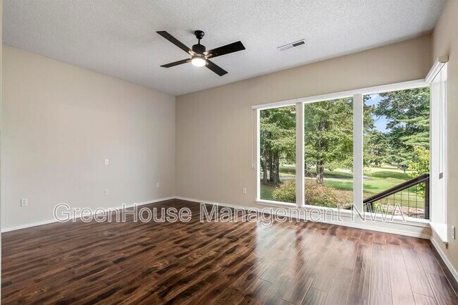 Building Photo - 5 Tanyard Ln