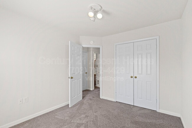 Building Photo - 6719 Sunset Woods Ct