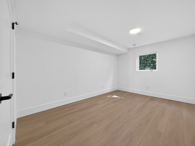 Building Photo - 13337 30th Ave NE