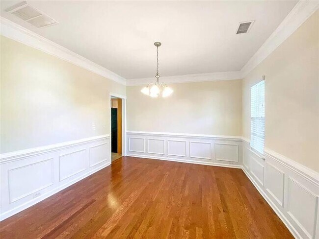 Building Photo - SWEET HOMES 5