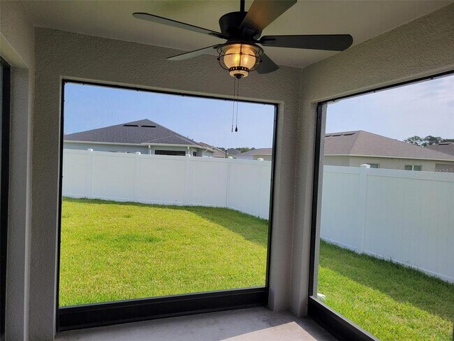 Building Photo - 3935 Fescue St