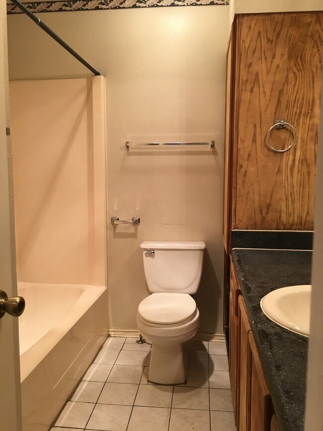 Building Photo - 906 Sirocco Dr