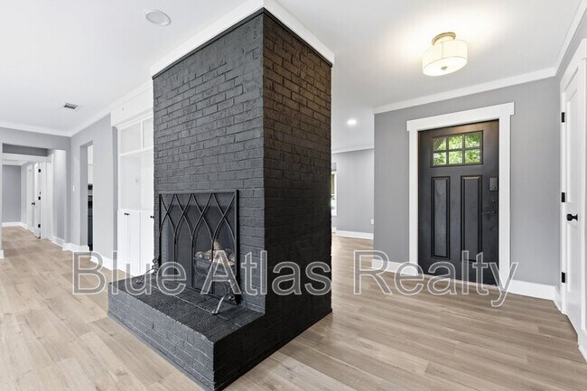 Building Photo - 15625 Terrace Lawn Cir
