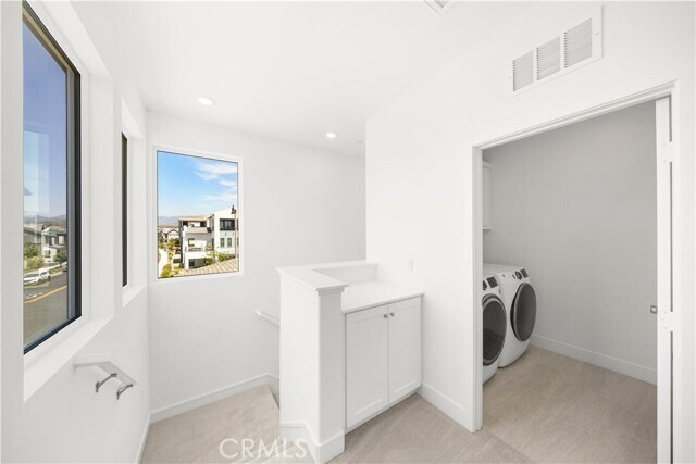 Building Photo - 470 Lobata