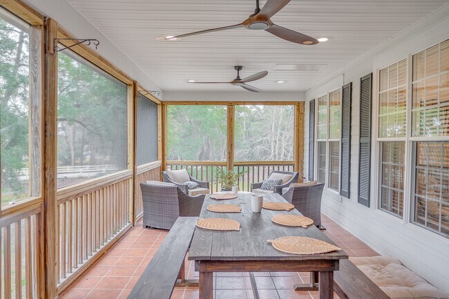 Building Photo - 117 Fairwind Rd