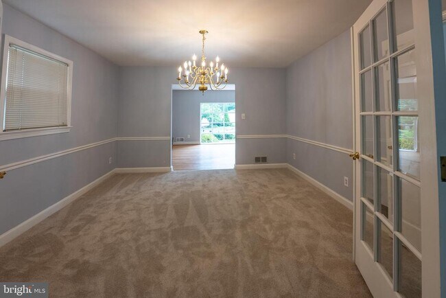 Building Photo - 6438 Woodville Dr