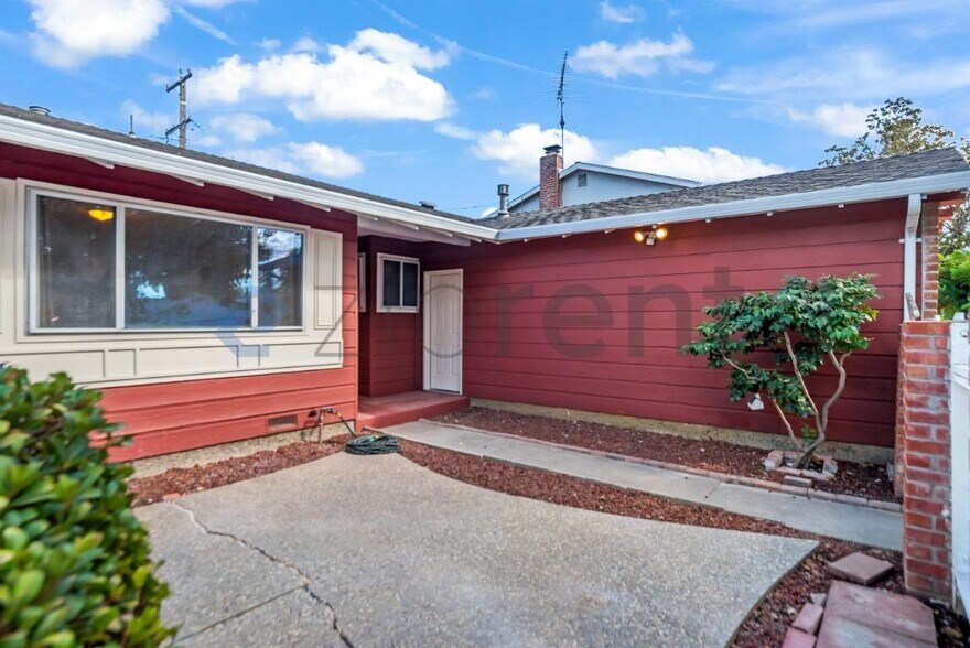 Building Photo - Unit