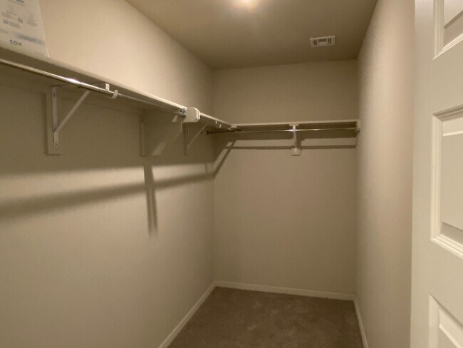 Building Photo - Beautiful 4 bed/2bath home in Broken Arrow...