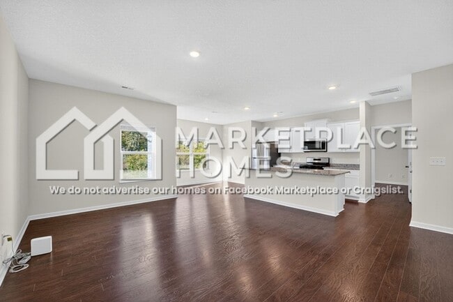 Building Photo - 305 Eclipse Ln