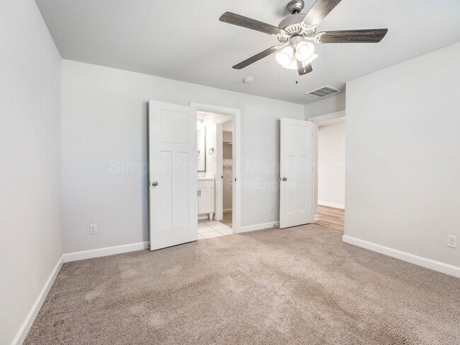 Building Photo - 608 Blue Fish Ct