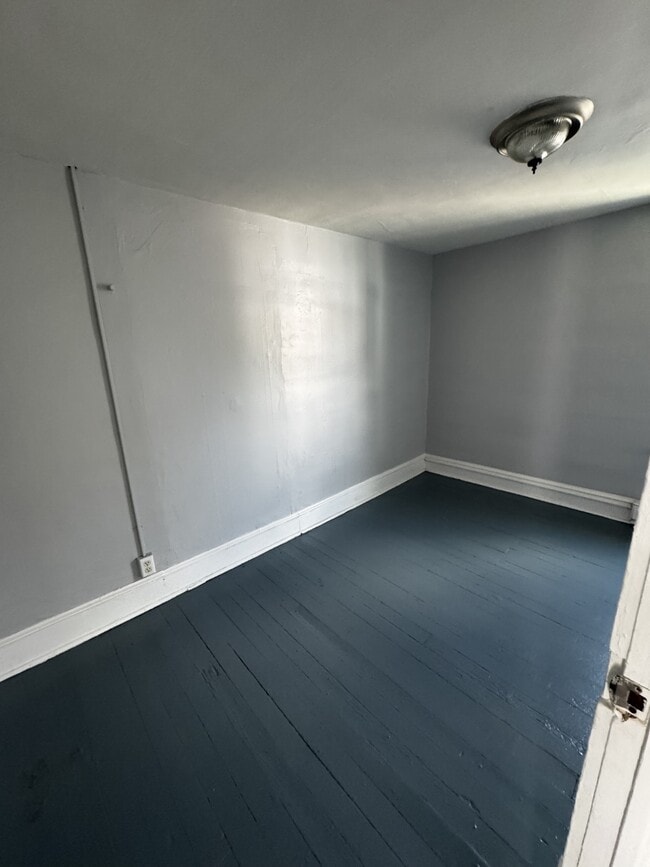 Building Photo - 317 N Maple Ave