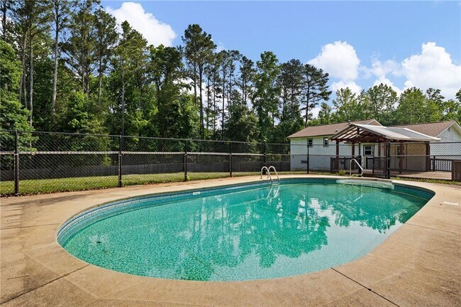 Building Photo - 387 Pine Acres Dr