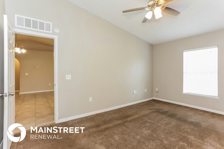 Building Photo - 3214 Garden Acres Ct E