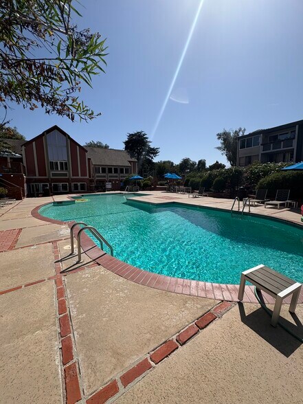 Building Photo - 6505 Green Valley Cir