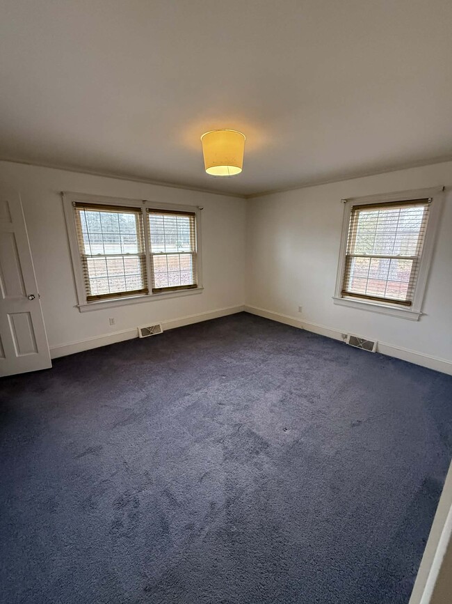 Building Photo - 5110 US Hwy 13 S