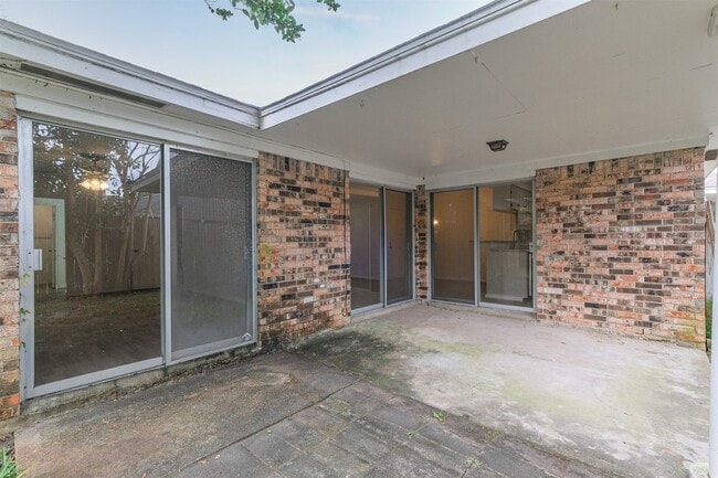 Building Photo - 3311 Palm Desert Ln