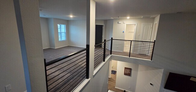 Building Photo - 1523 Alpine Dr