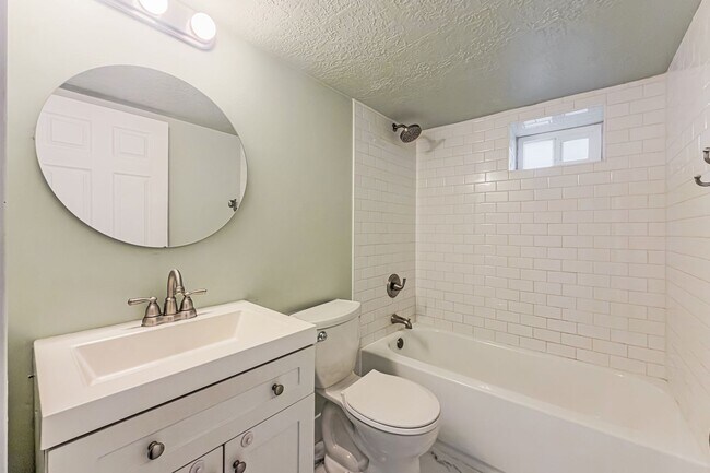 Building Photo - Central Park