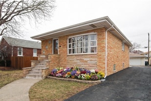 Building Photo - 4605 Prairie Ave