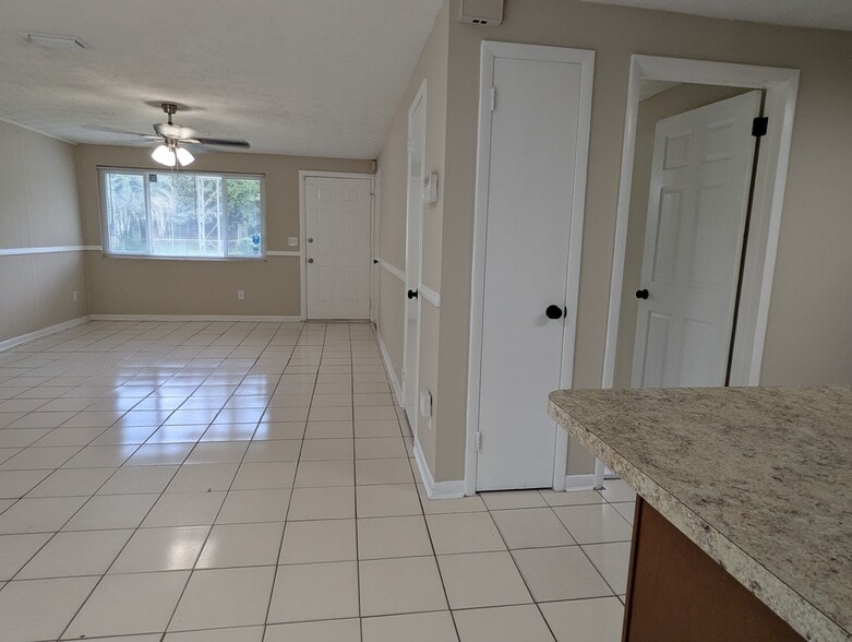 Building Photo - 5127 Acoma Ave