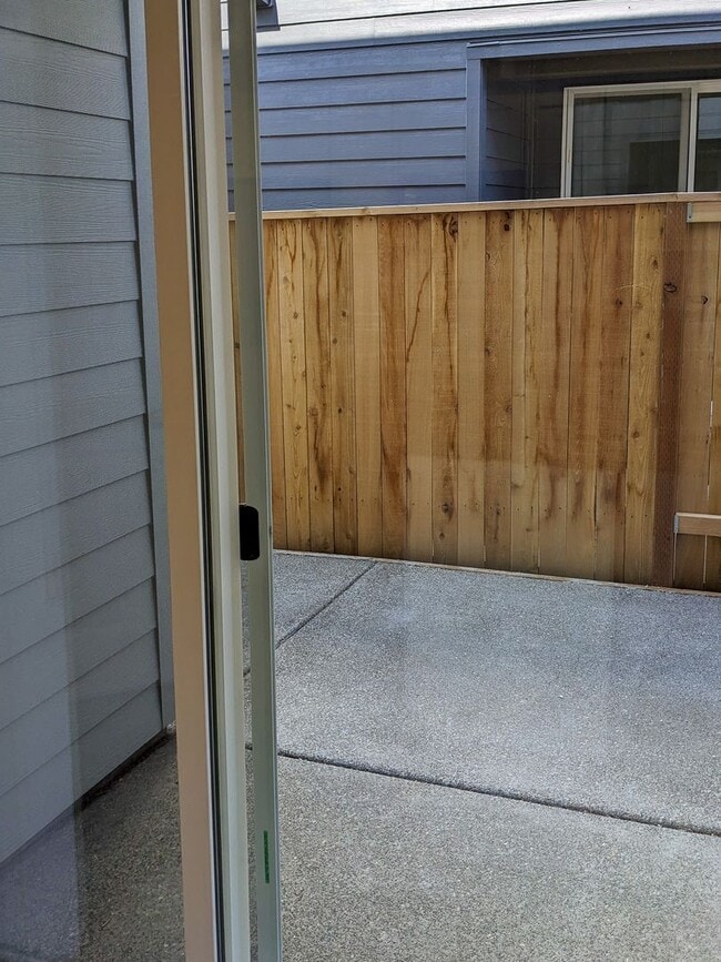 Building Photo - 1871 SE Mulberry Ave