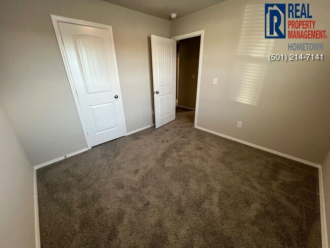 Building Photo - 2248 Bentwood Dr