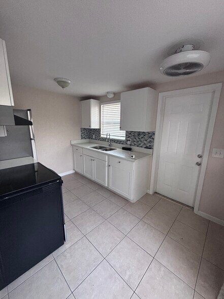 Building Photo - 634 Dogwood Ct