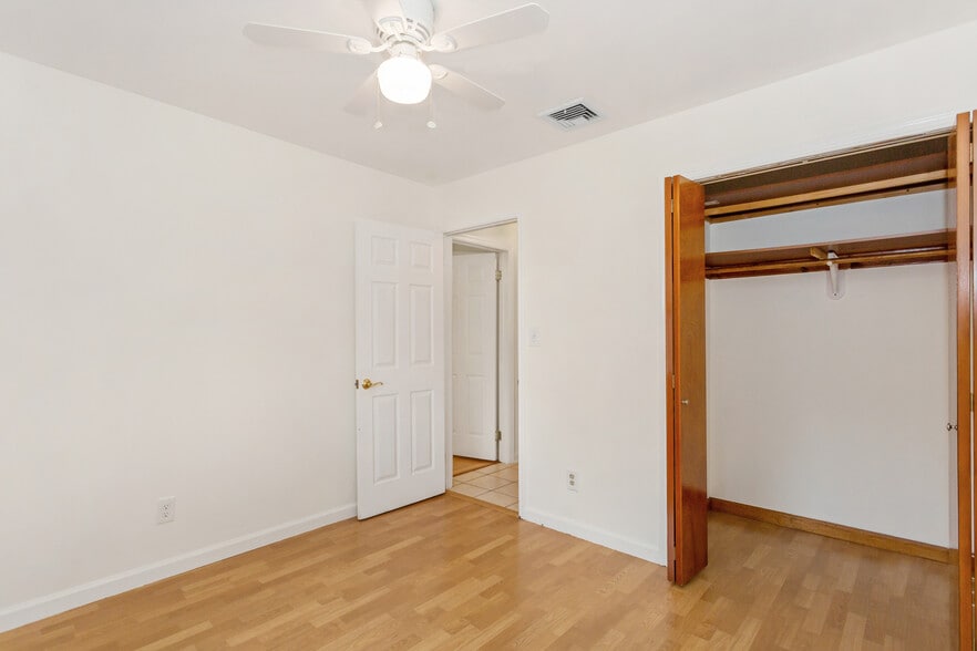 Building Photo - 130 N 7th St