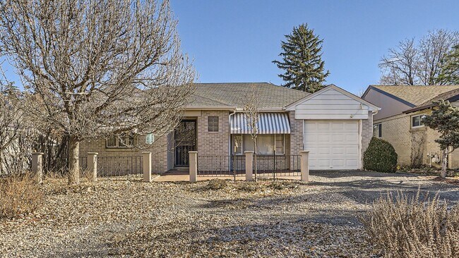 Primary Photo - Fantastic 2 bedroom Remolded Ranch in Mayf...