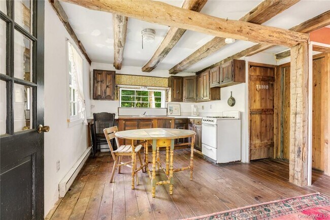 Building Photo - 31 Kittredge Dr