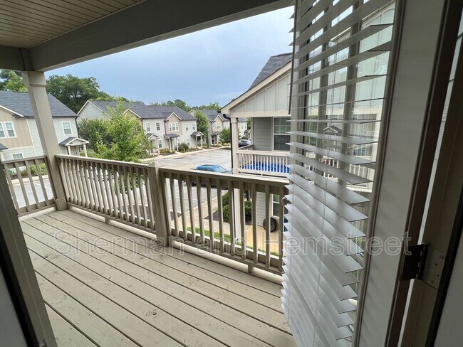 Building Photo - 606 Joiner Cir