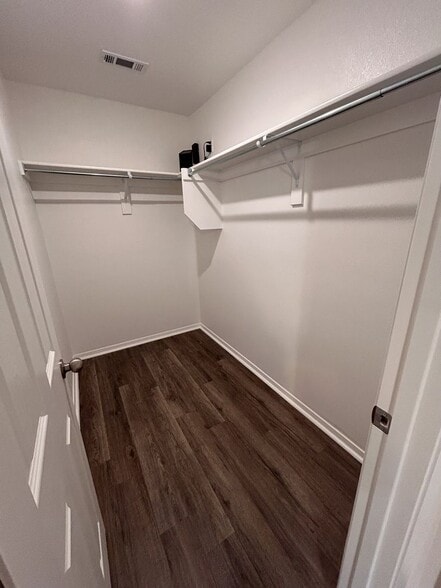 Building Photo - 10638 Cedar Wy