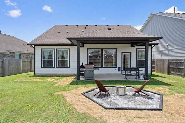Building Photo - 158 Patrick Herndon Dr