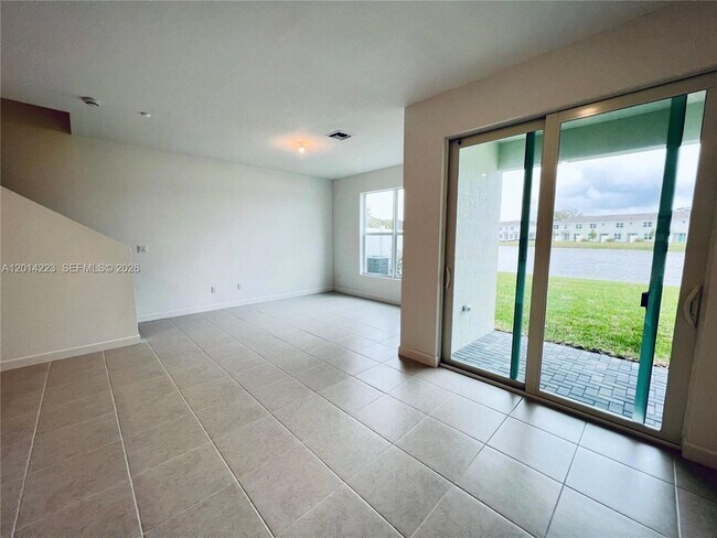 Building Photo - 6923 Harbours Edge Ave