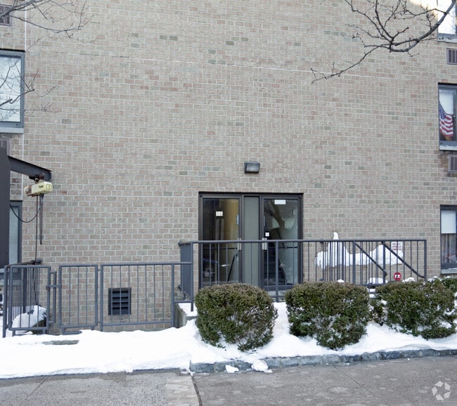 Huguenot House 16 Locust Ave New Rochelle NY 10801 Apartment Finder