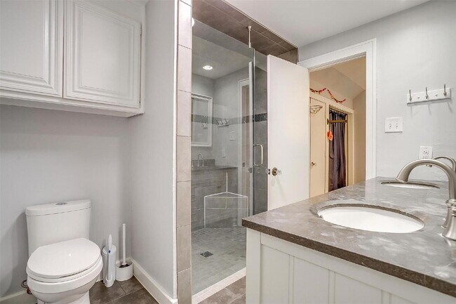 Building Photo - Charming 4 Bed, 2 Bath in Historic Berkele...