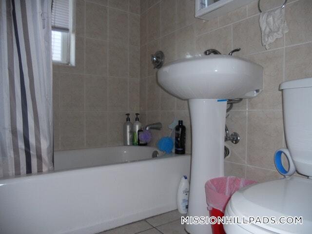 Building Photo - 895 Huntington Ave