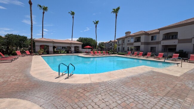 Building Photo - 1 Bedroom Condo in the Solana Townhome Community Near E Baseline Rd and S Higley Rd!