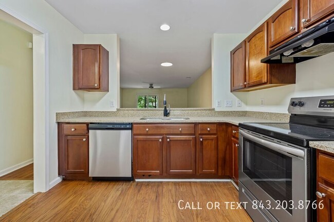 Building Photo - 1005 Summerhaven Pl