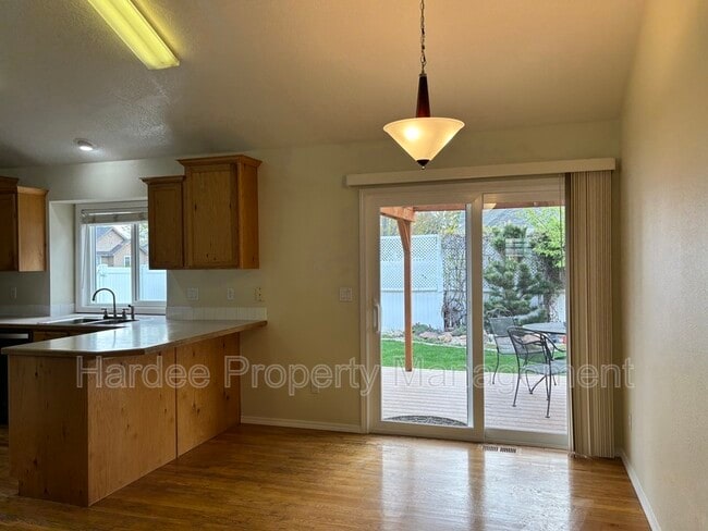 Building Photo - 2252 N Oconner Ave