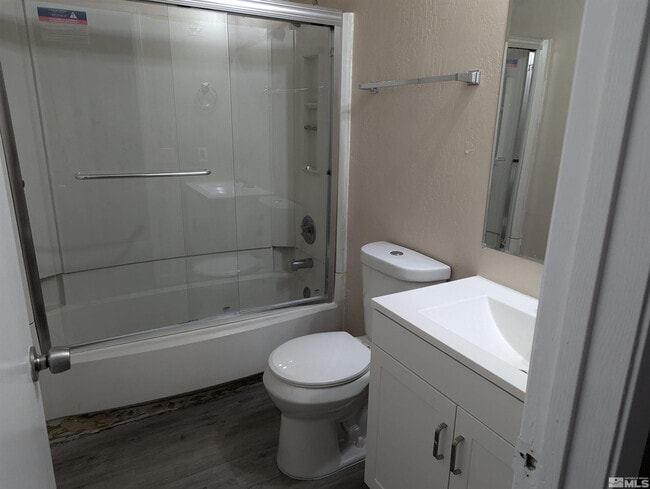 Building Photo - 1484 Lewis St