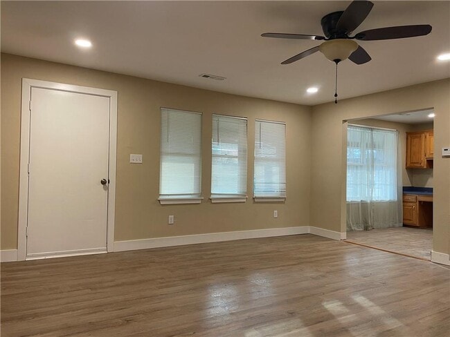 Building Photo - 4600 E Huntsville Rd