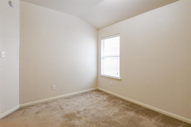 Building Photo - 2318 Appian Way