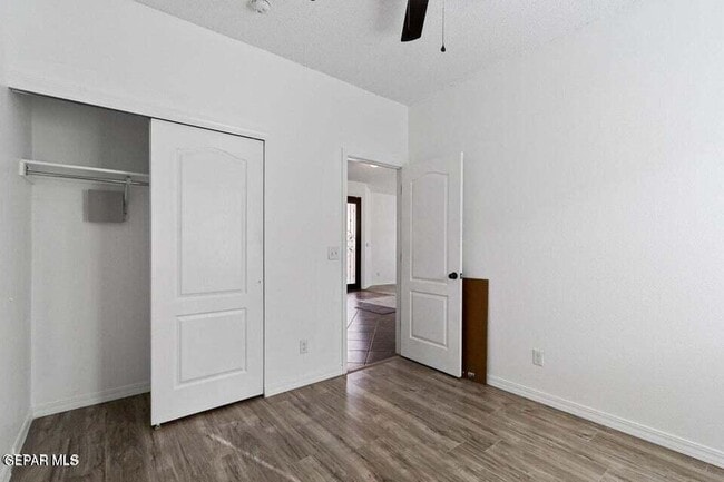 Building Photo - 3745 Loma Brisa Dr