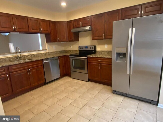 Building Photo - 2017 Heritage Dr