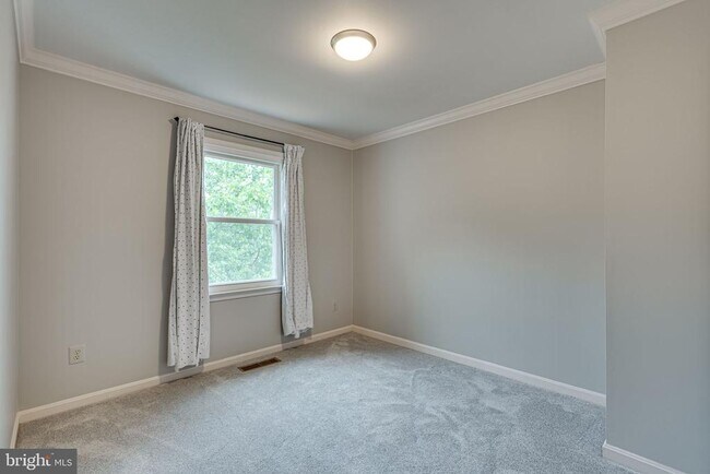 Building Photo - 8061 Sky Blue Dr