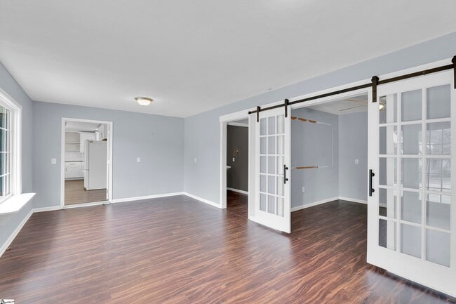 Building Photo - 203 Roper Mountain Rd Ext