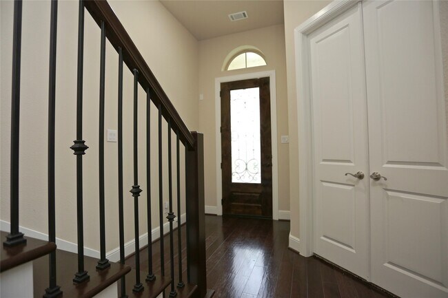 Building Photo - 4009 Lillian St