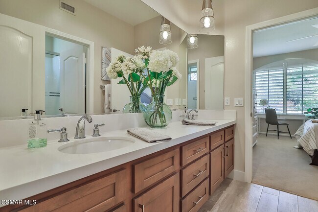 Building Photo - 1808 Crystal View Cir