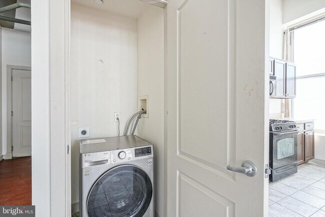 Building Photo - 511 N Broad St